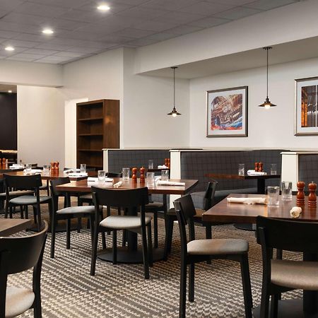 Doubletree By Hilton Pittsburgh Airport Hotel Moon Township Exterior foto