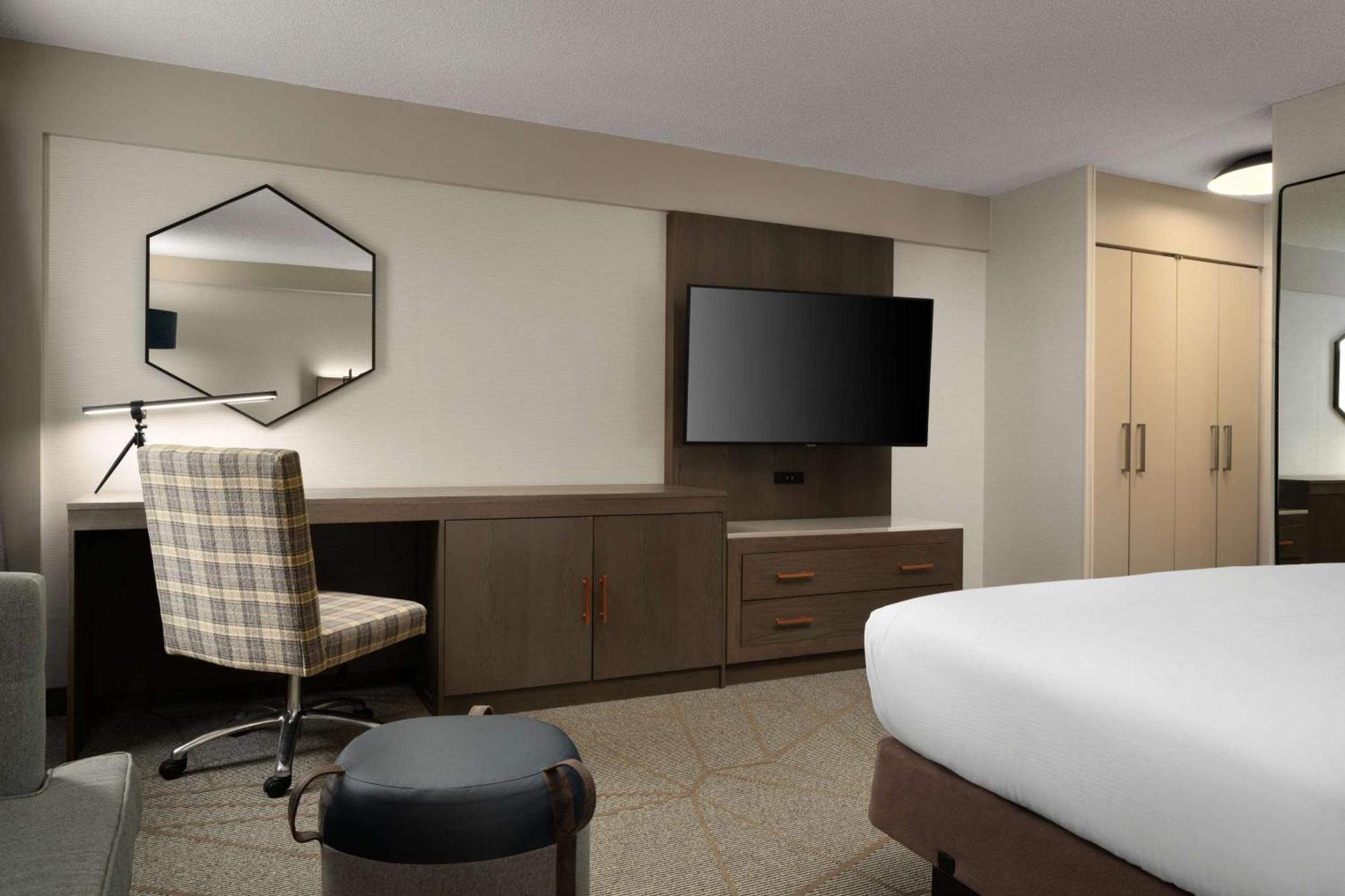 Doubletree By Hilton Pittsburgh Airport Hotel Moon Township Exterior foto